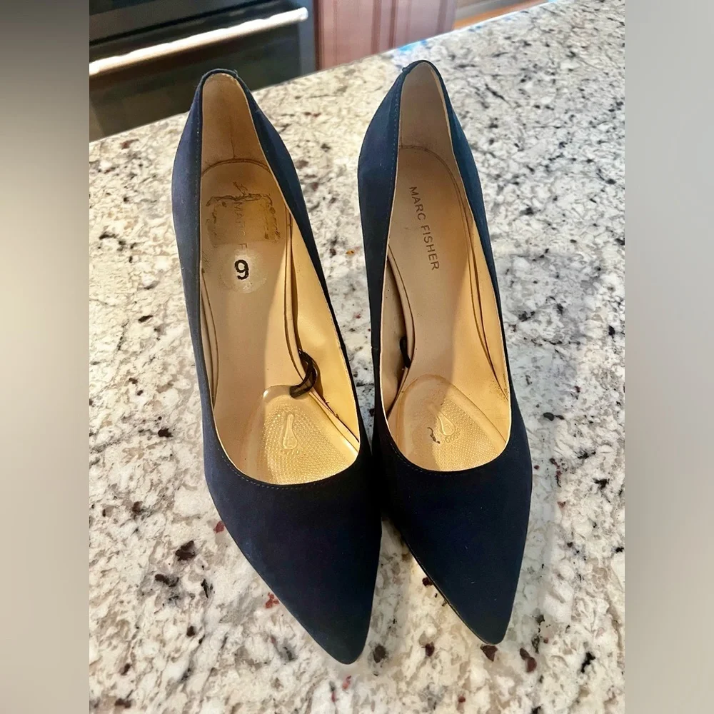Marc Fisher Milee Pointed Toe Suede Pumps Dark‎ Navy Blue Size 9